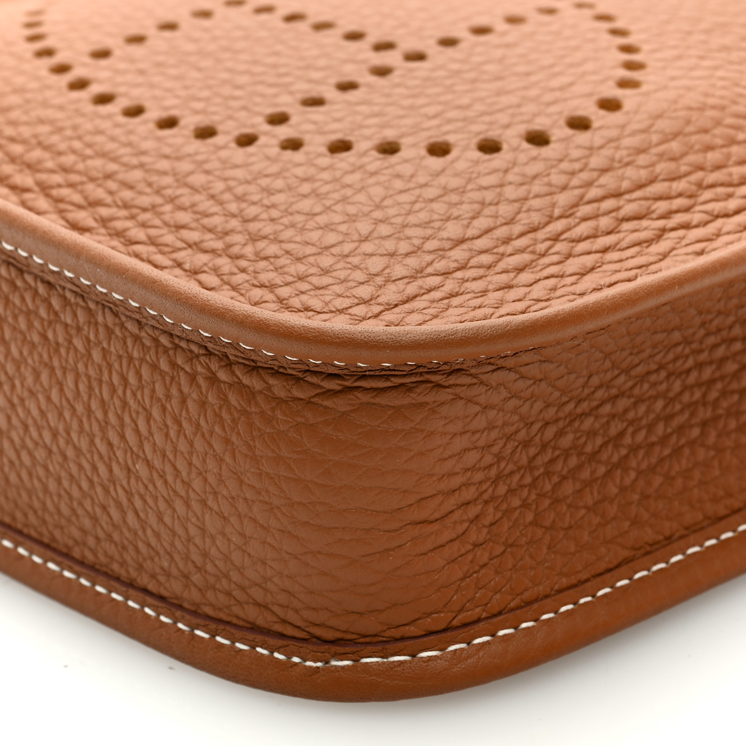 HERMES Taurillon Clémence Evelyne TPM Or - luxuryevafr