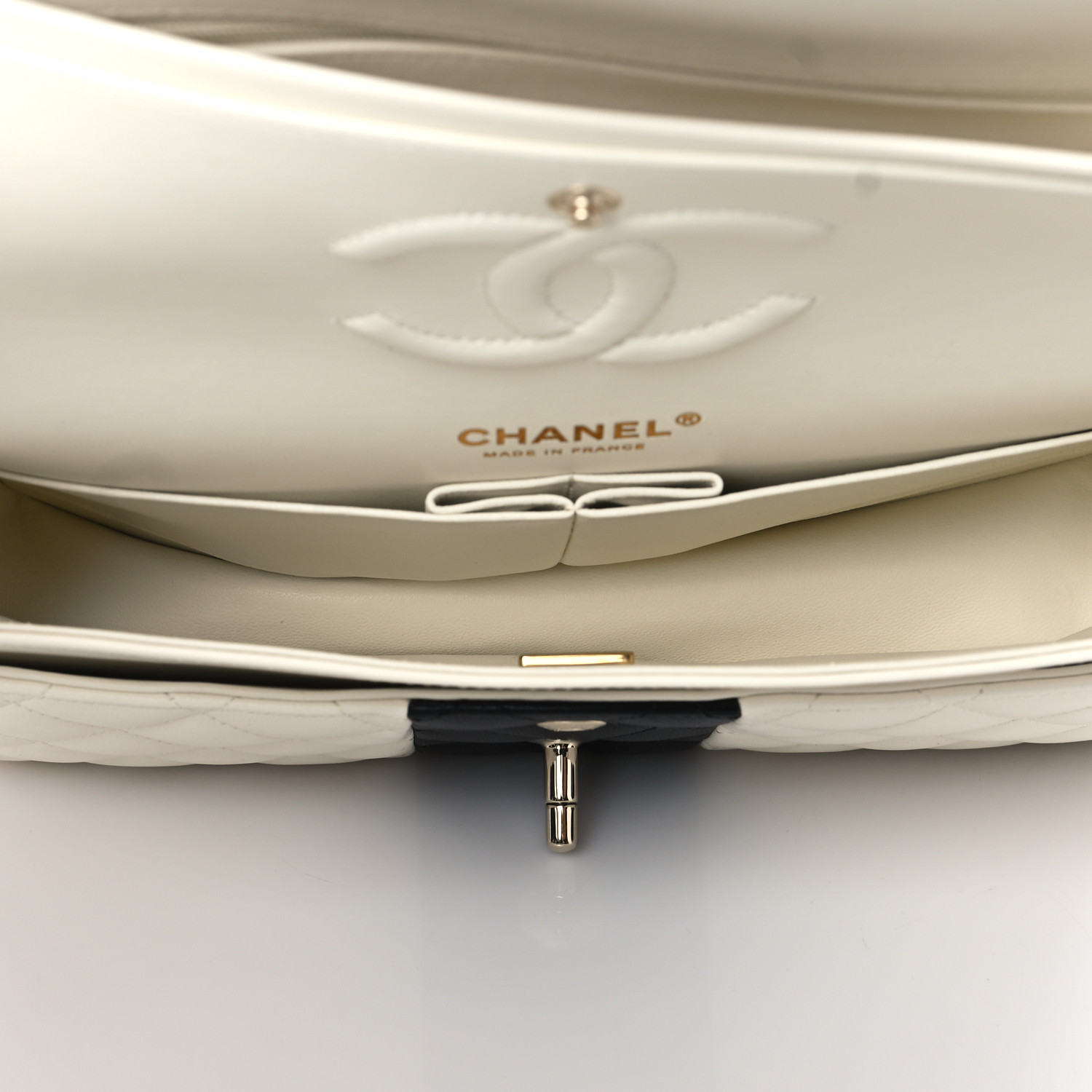 Cuir d'agneau matelassé à double rabat moyen noir et blanc - luxuryevafr