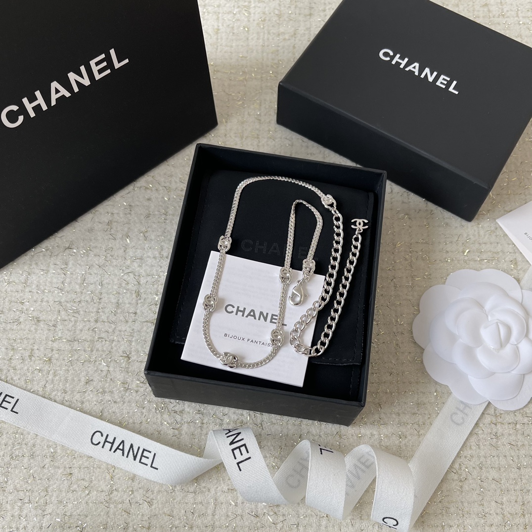 Collier Chanel 24B Snake Chain 5C – Collier ras du cou multi-usages - luxuryevafr