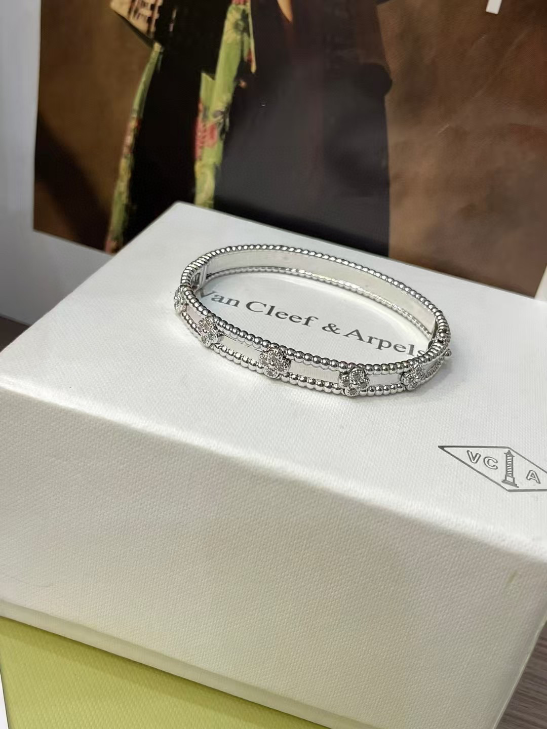 Bracelet Kaléidoscope Van Cleef & Arpels - luxuryevafr