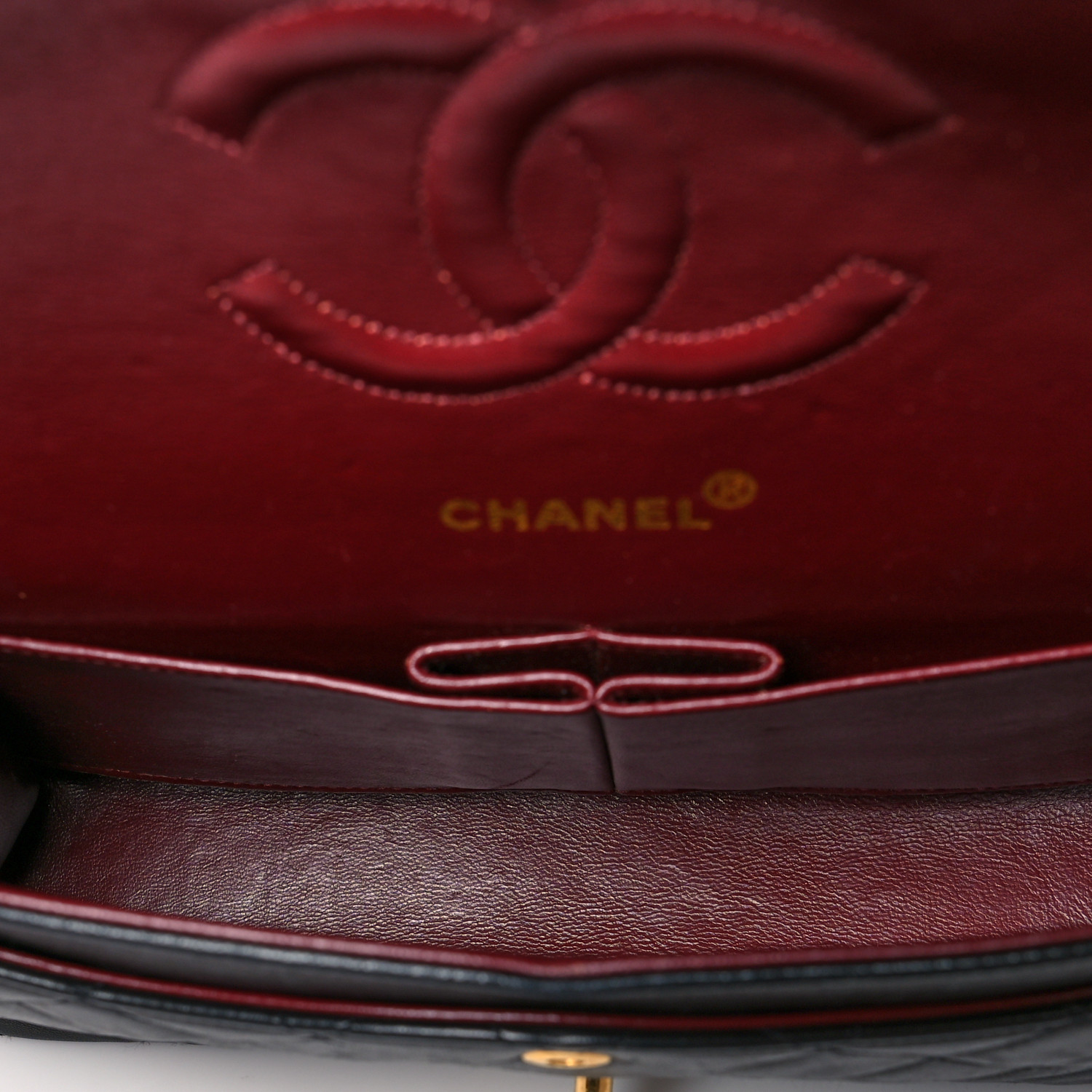 Sac à rabat moyen matelassé en cuir d'agneau noir - luxuryevafr