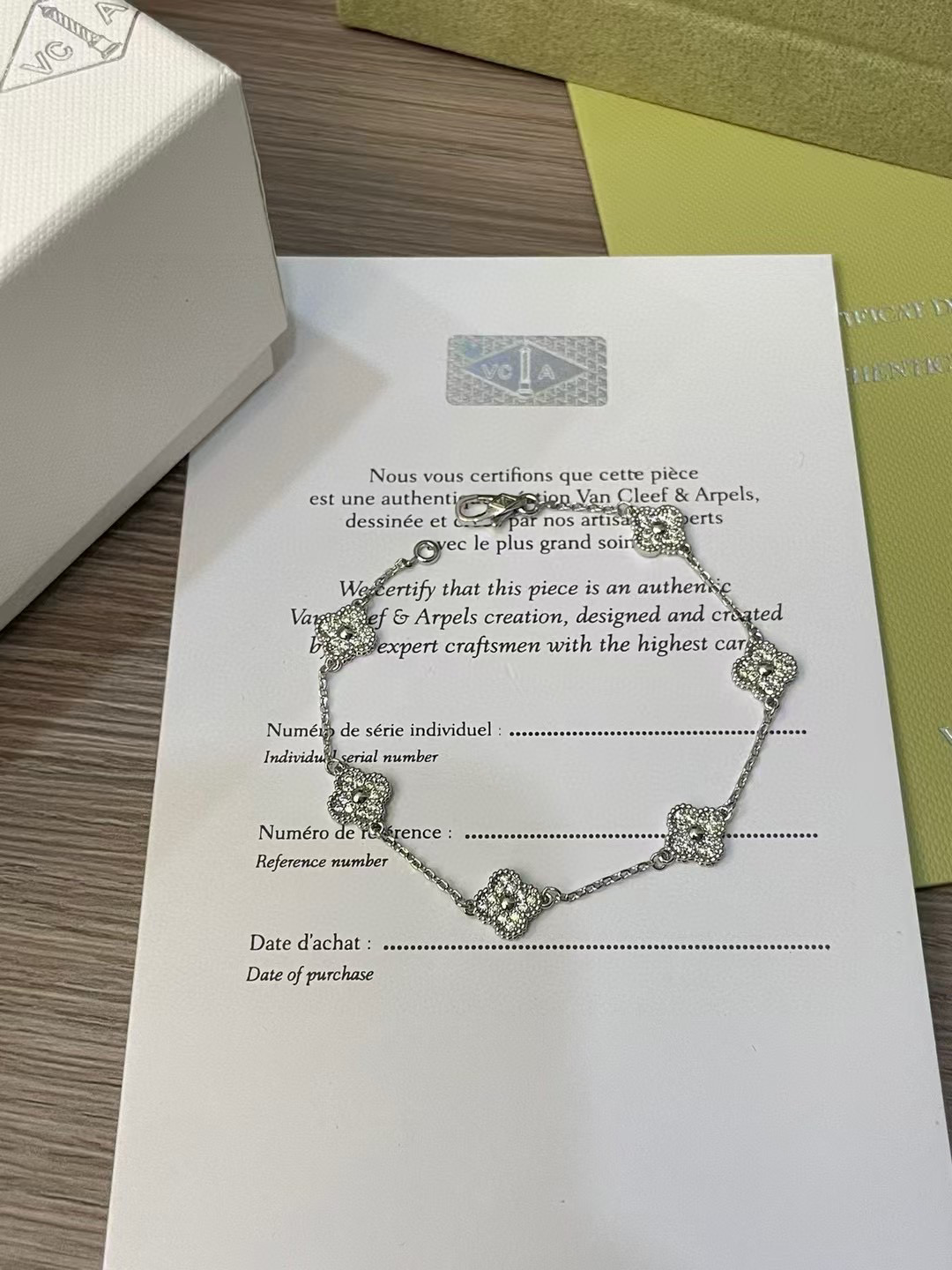 Bracelet trèfle à six motifs Van Cleef & Arpels - luxuryevafr