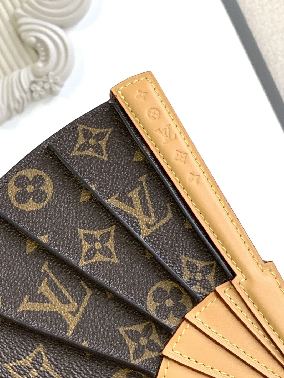 Sac éventail LouisVuitton - luxuryevafr