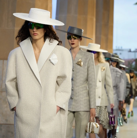 Vêtements de créateurs à prix abordables | Robes, hauts, tricots et vêtements d'extérieur - luxuryevafr