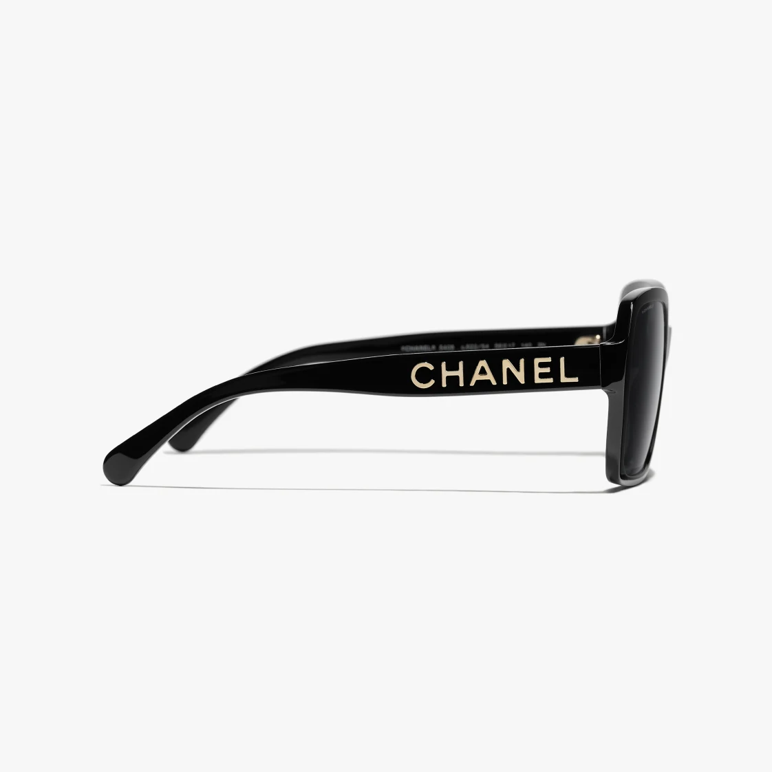 LUNETTES DE SOLEIL CHANEL CARRÉES Acétate Noir - luxuryevafr