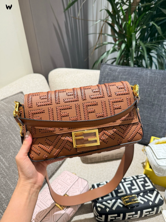 Baguette FENDI - luxuryevafr