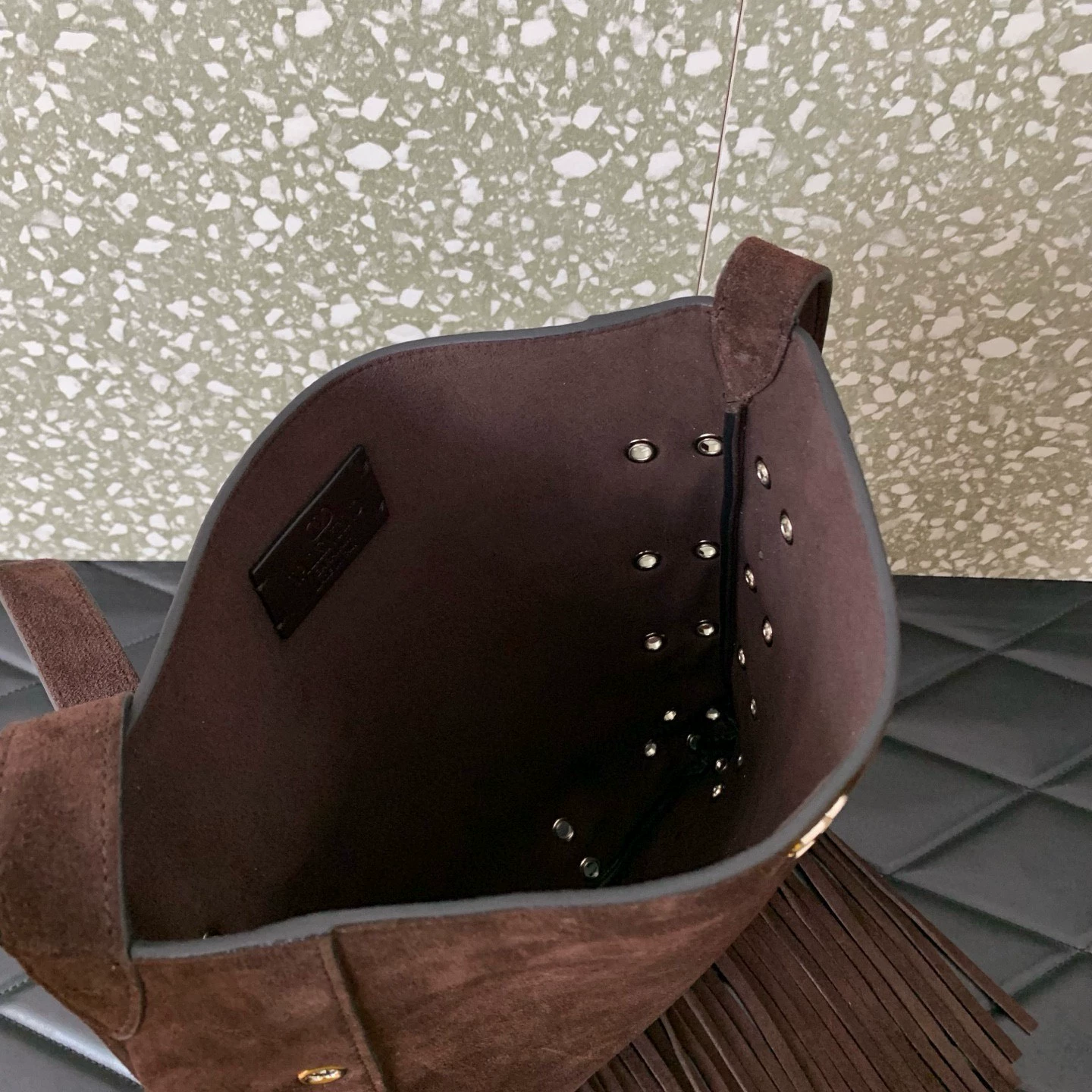 Sac bandoulière en daim Nellcôte Valentino Garavani à franges - luxuryevafr