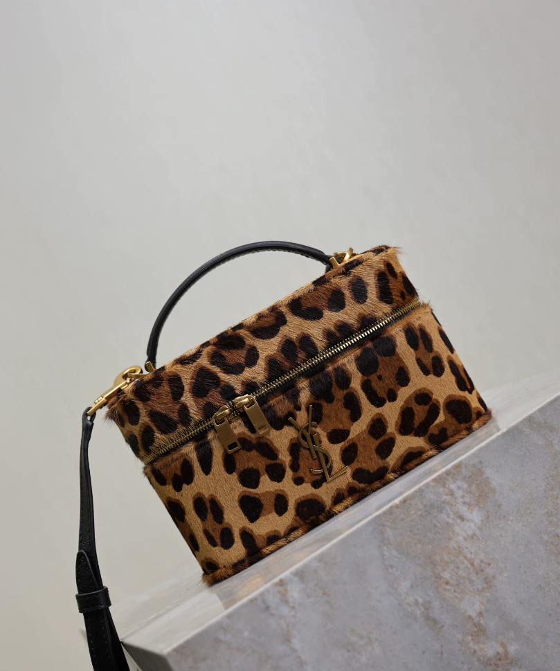 Trousse de toilette YSL GABY en cuir poney - luxuryevafr