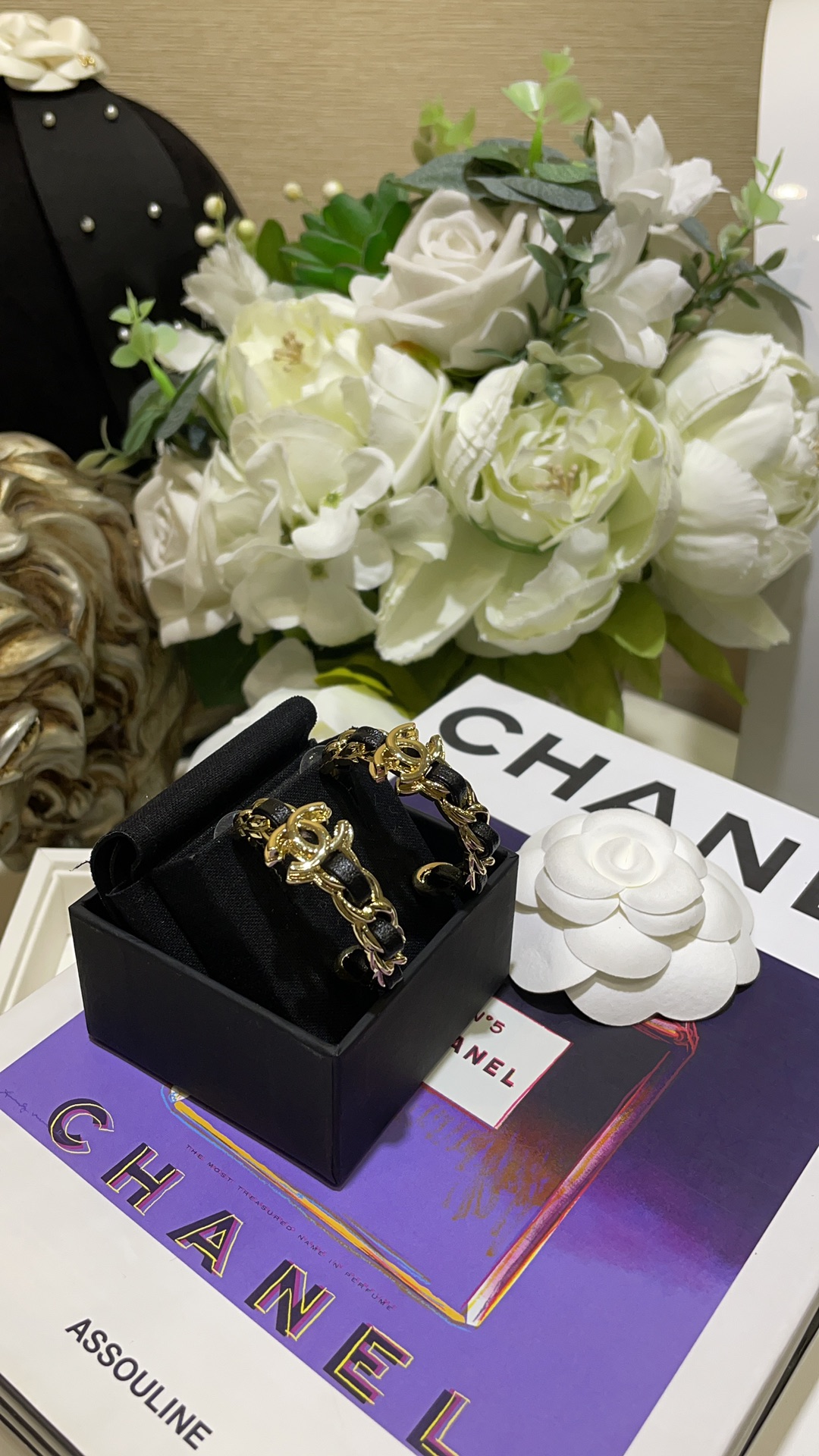 Chanel — Créoles Double C Or 24K Tressé - luxuryevafr