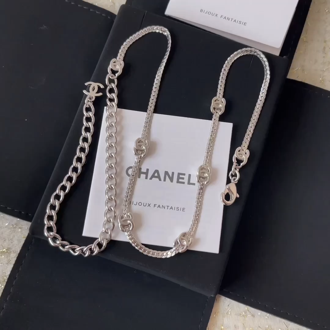Collier Chanel 24B Snake Chain 5C – Collier ras du cou multi-usages - luxuryevafr