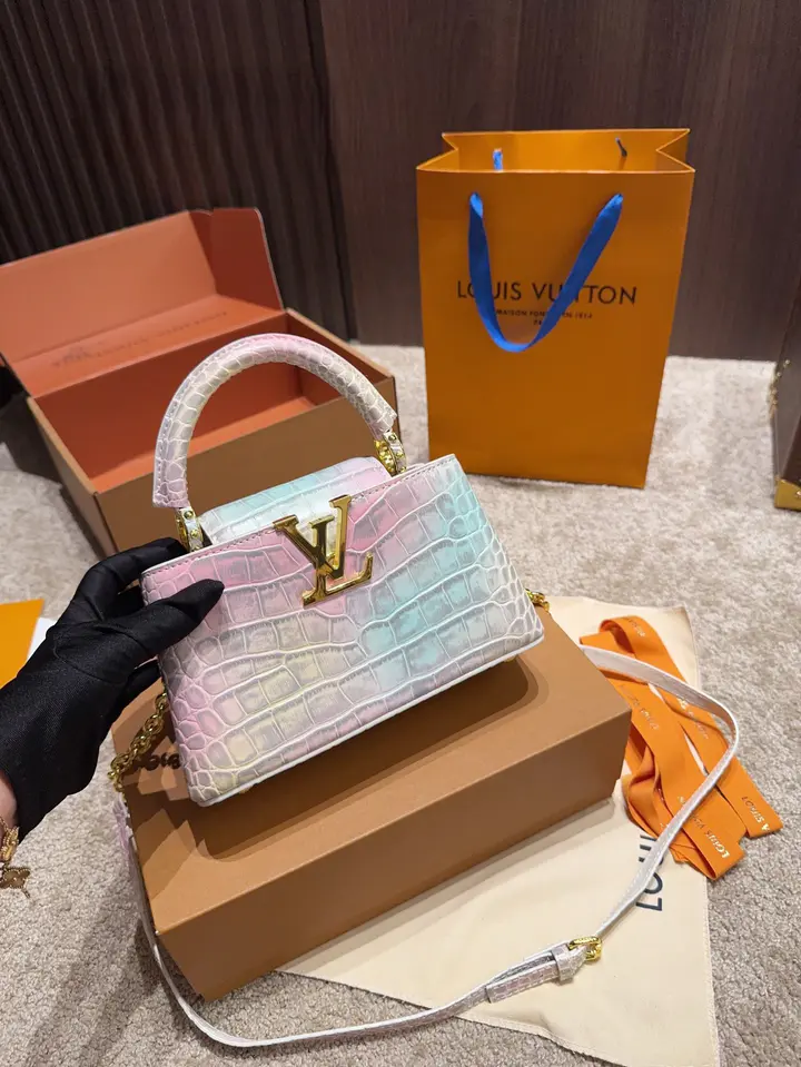 Mini sac à main Louis Vuitton Capucines - luxuryevafr