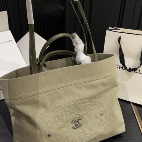 Petit sac fourre-tout Chanel Deauville - luxuryevafr