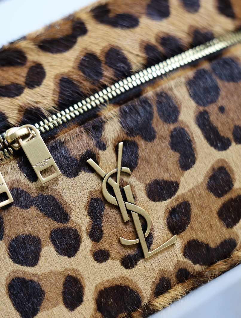 Trousse de toilette YSL GABY en cuir poney - luxuryevafr