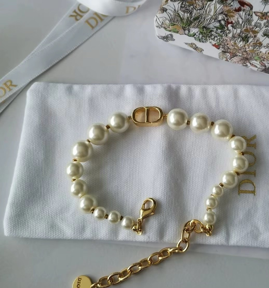 Collier et bracelet de perles Dior - luxuryevafr