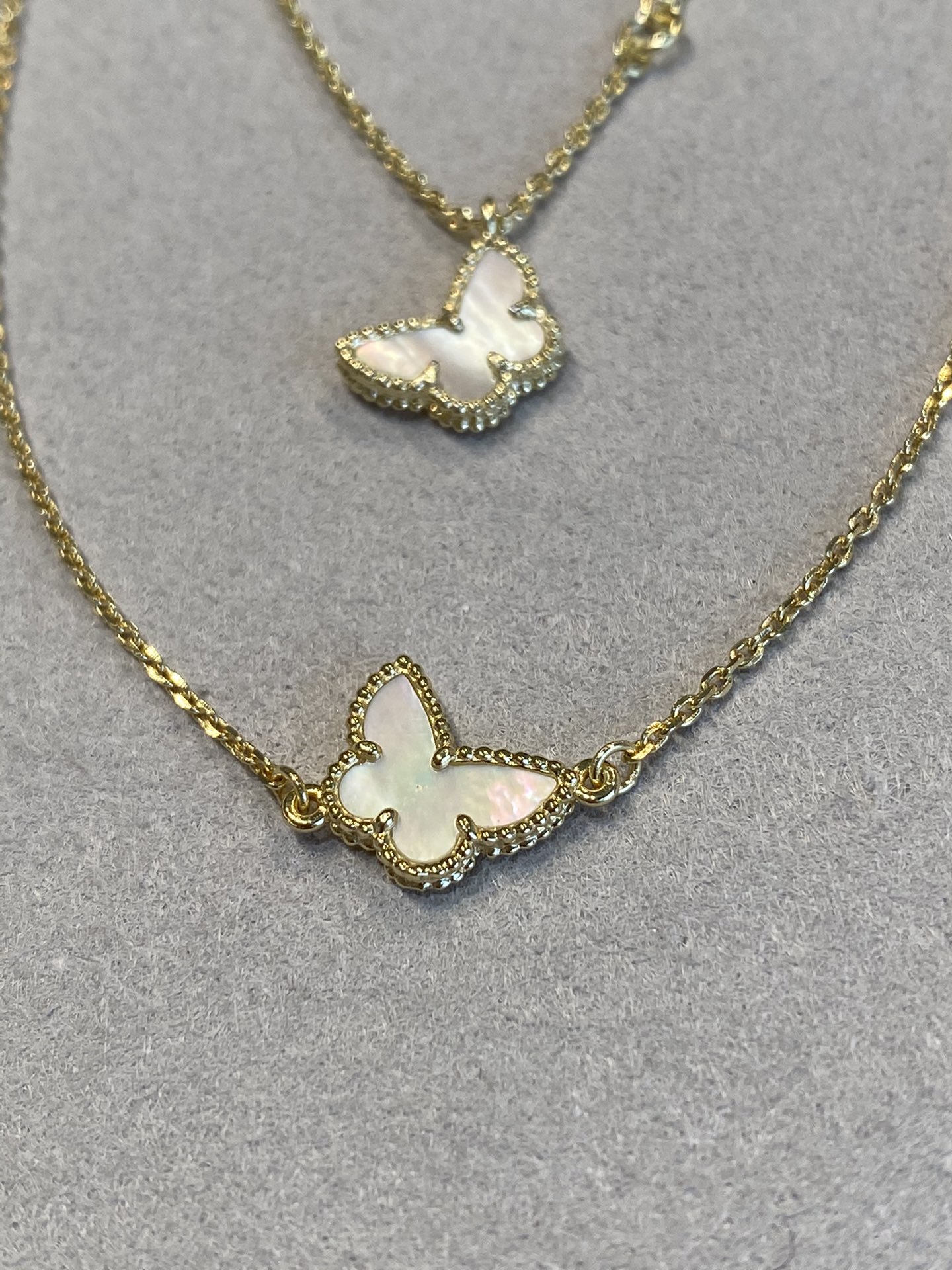 Van Cleef & Arpels – Collier et Bracelet Papillon en Nacre - luxuryevafr