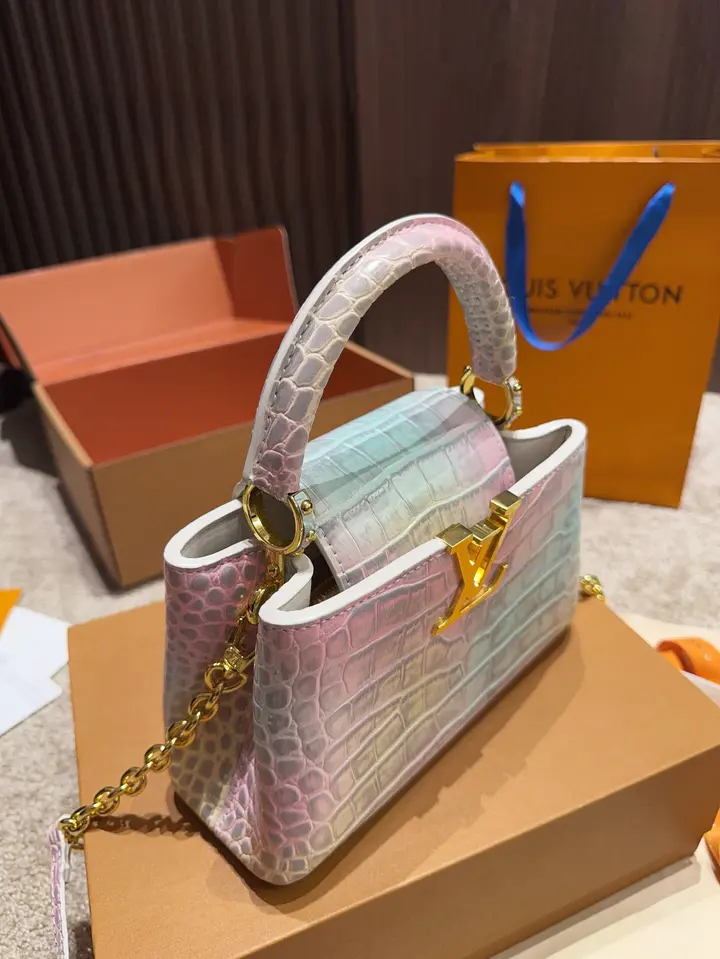 Mini sac à main Louis Vuitton Capucines - luxuryevafr