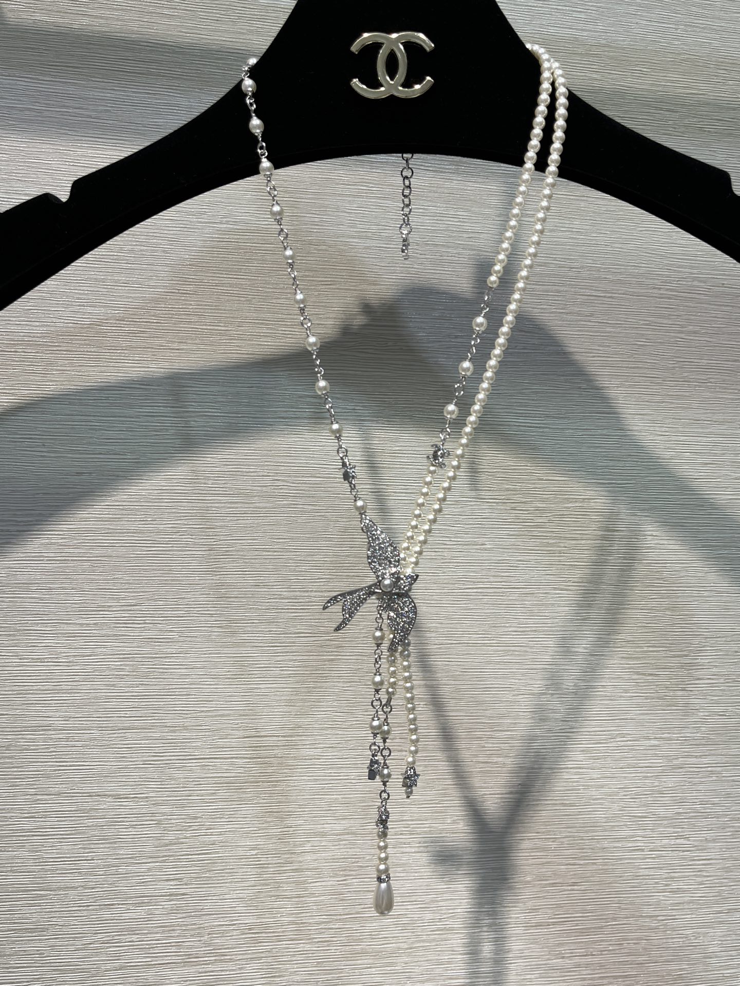 CHANEL 25S Nouveau collier de perles double C en argent inspiré des oiseaux / chaîne de pull - luxuryevafr