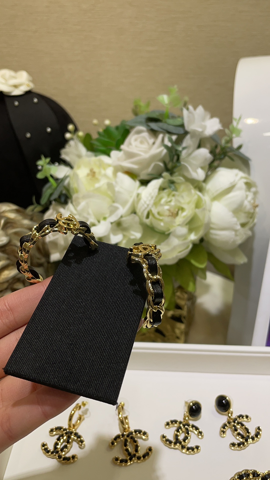 Chanel — Créoles Double C Or 24K Tressé - luxuryevafr