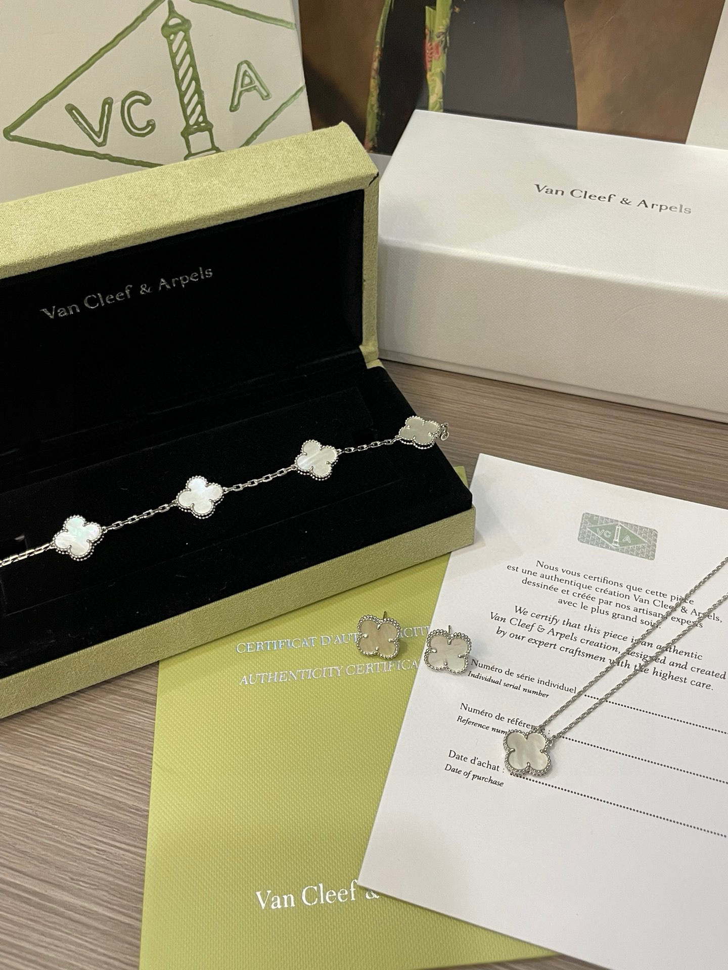 Van Cleef & Arpels Ensemble de bijoux trèfle - luxuryevafr