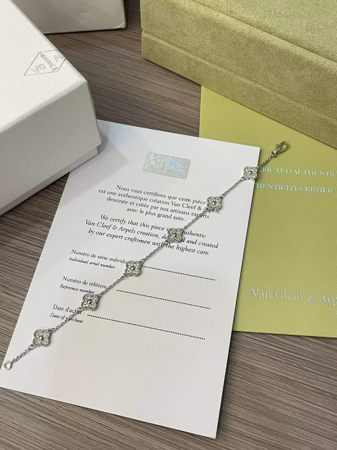 Bracelet trèfle à six motifs Van Cleef & Arpels - luxuryevafr