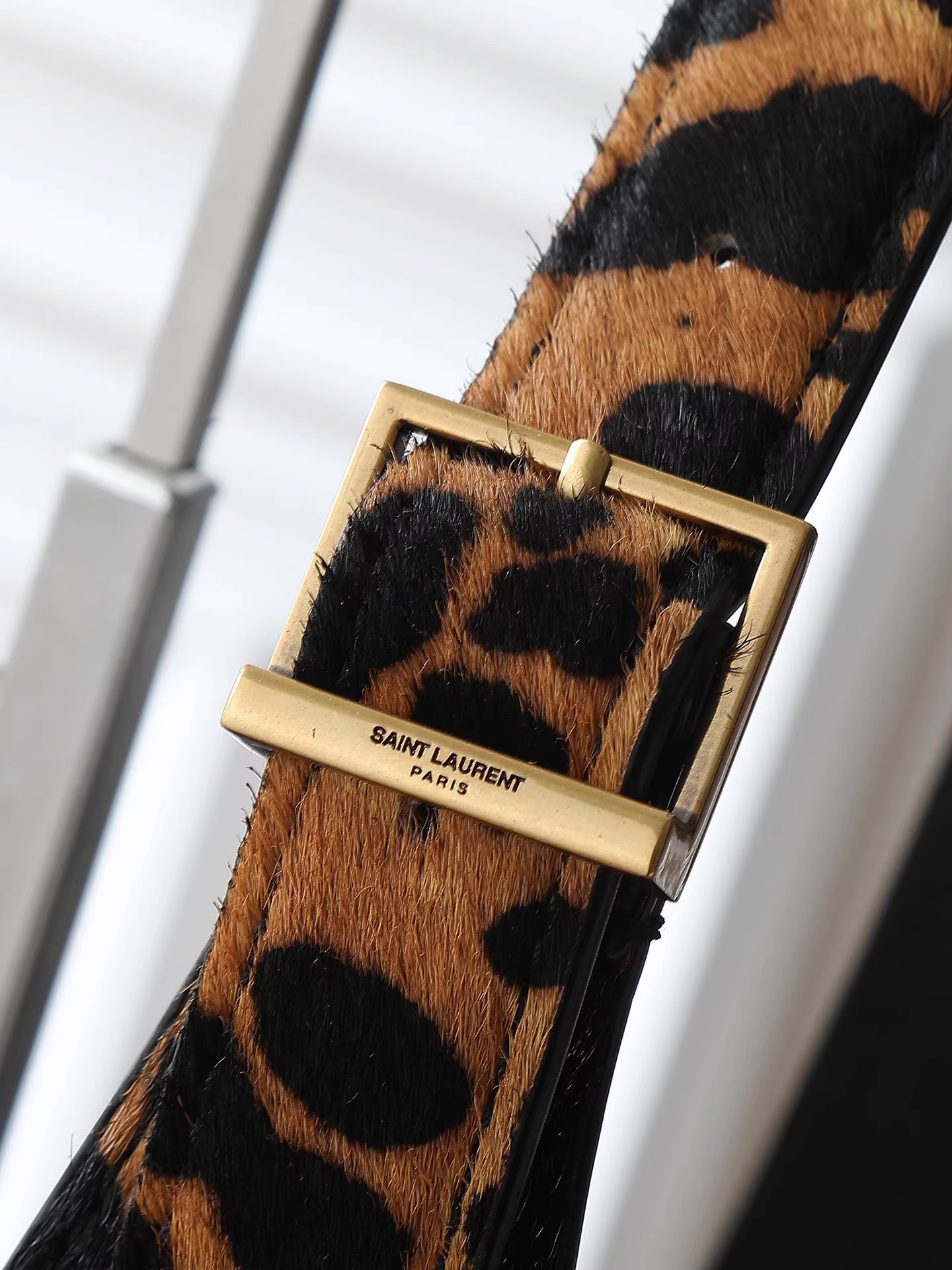 YSL LE 5 À 7 souple petit modèle en cuir poney - luxuryevafr