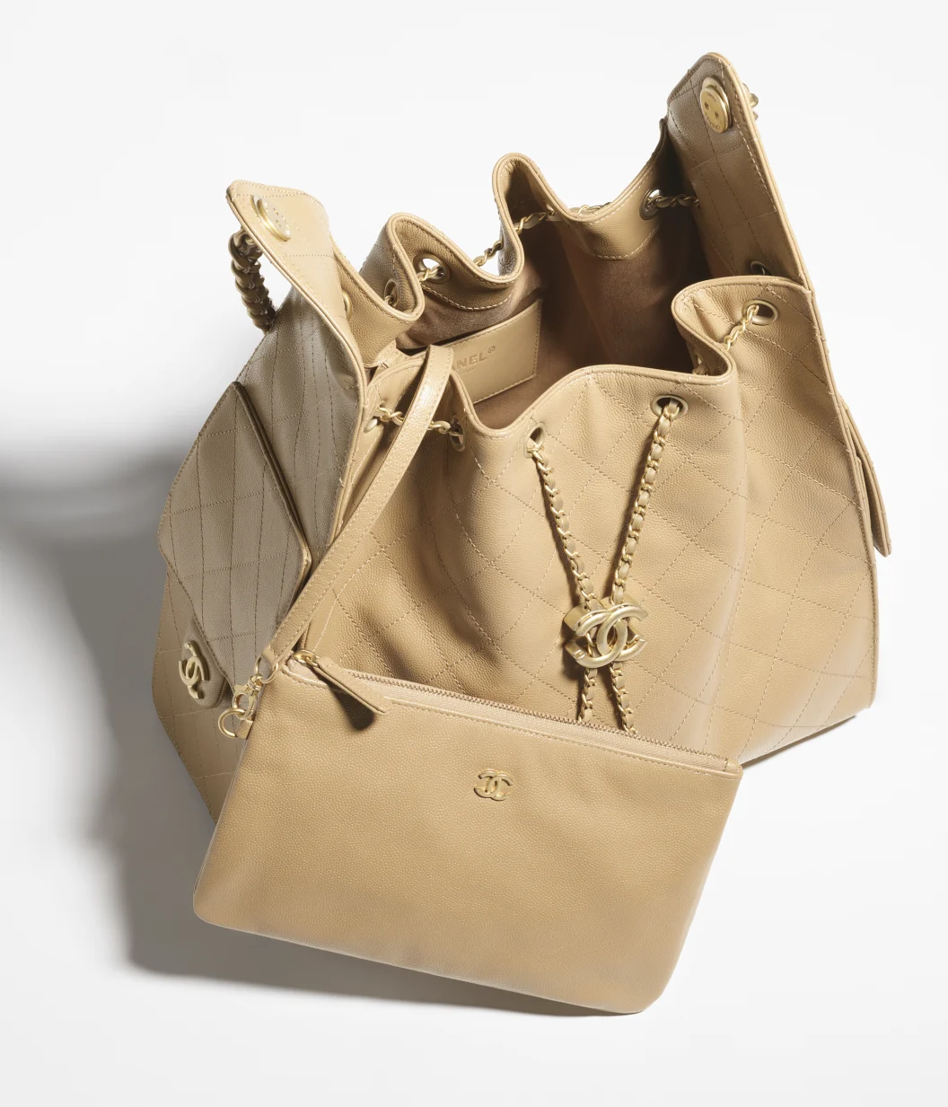 Sac à main moyen CHANEL 25 - luxuryevafr