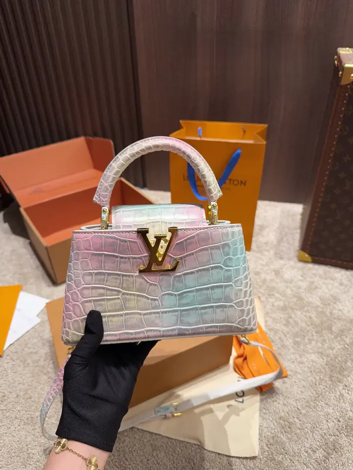 Mini sac à main Louis Vuitton Capucines - luxuryevafr