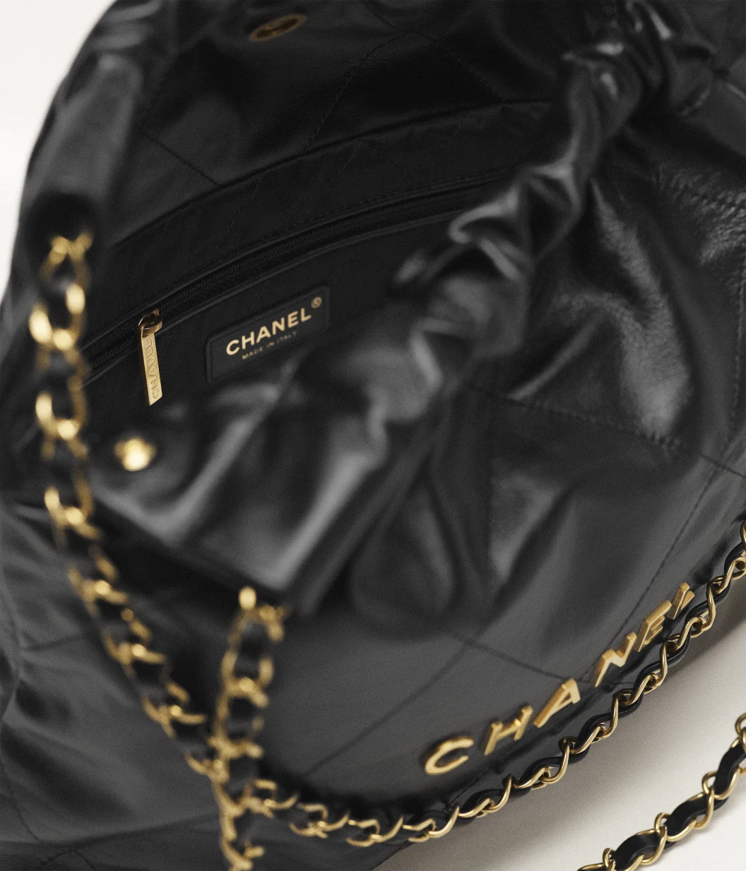 Petit sac à main CHANEL 22 - luxuryevafr