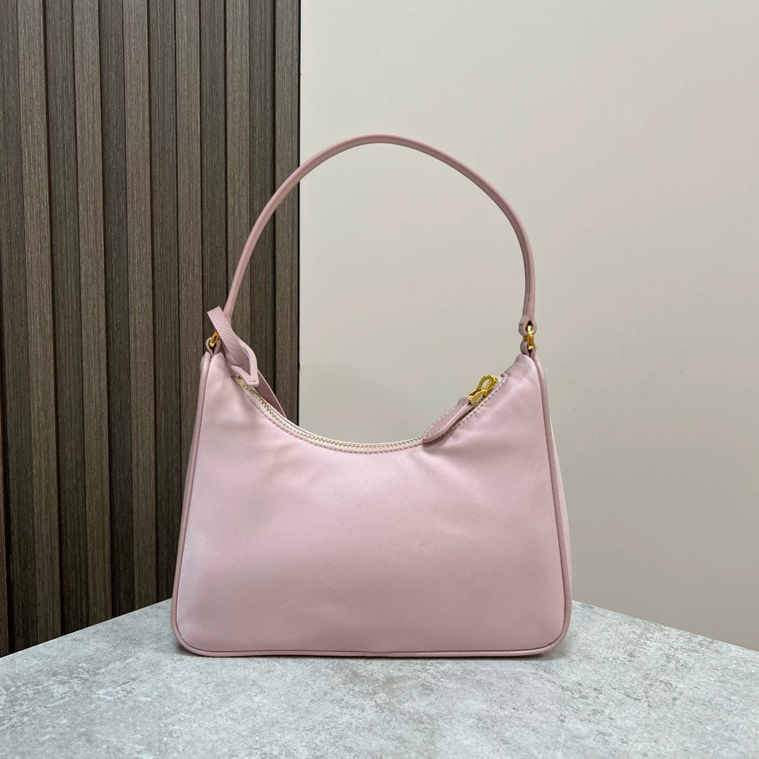 Mini sac Prada en Re-Nylon et Saffiano - luxuryevafr