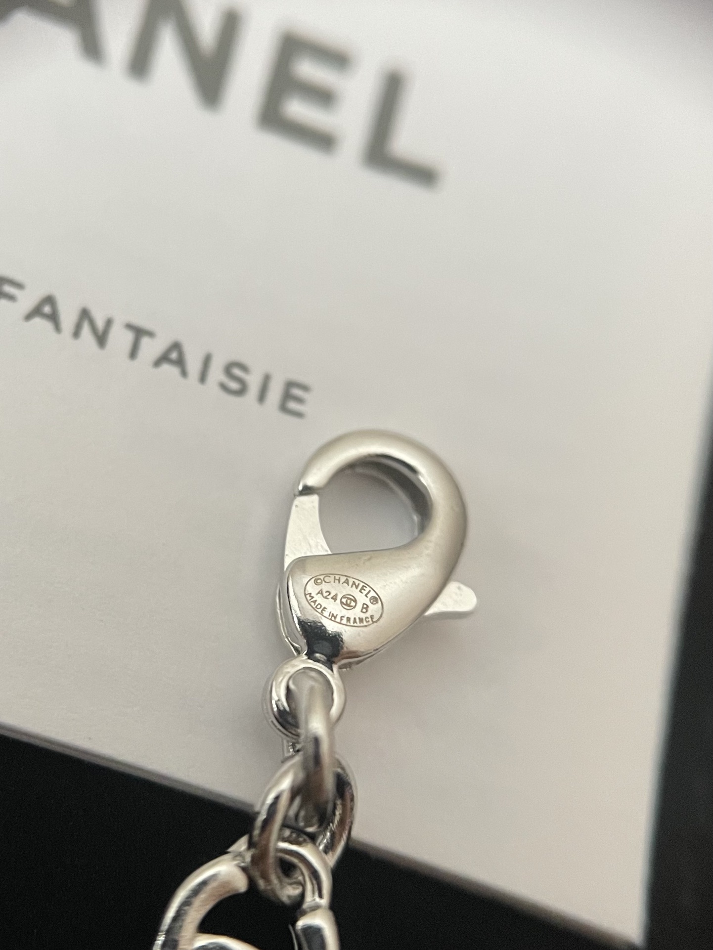 Collier Chanel 24B Snake Chain 5C – Collier ras du cou multi-usages - luxuryevafr