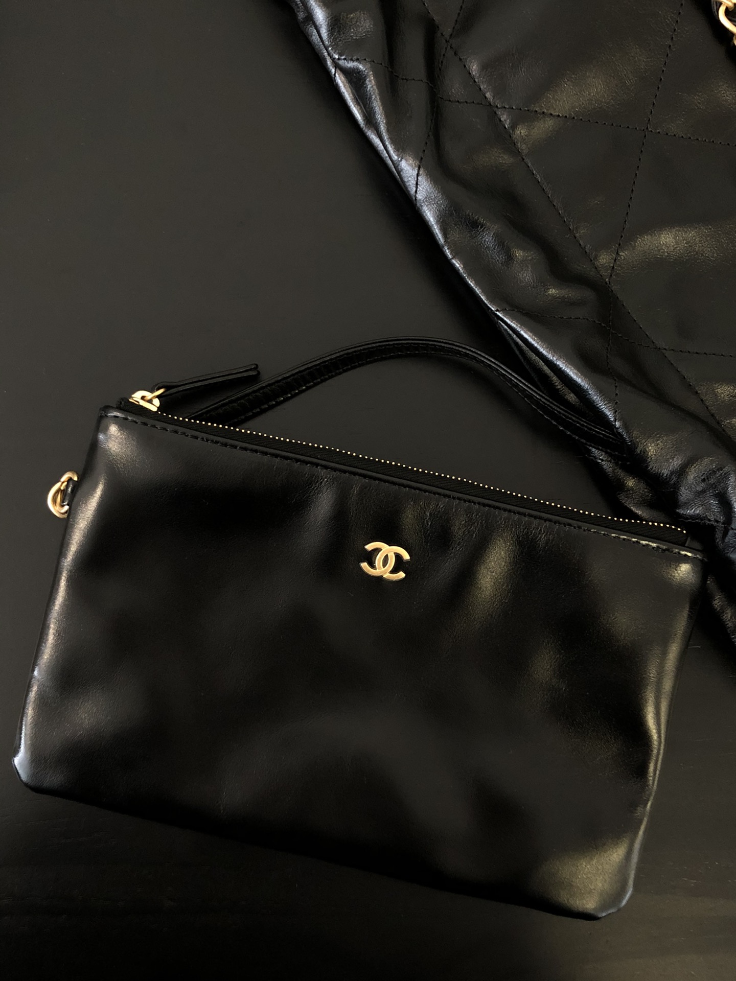 Petit sac à main CHANEL 22 - luxuryevafr