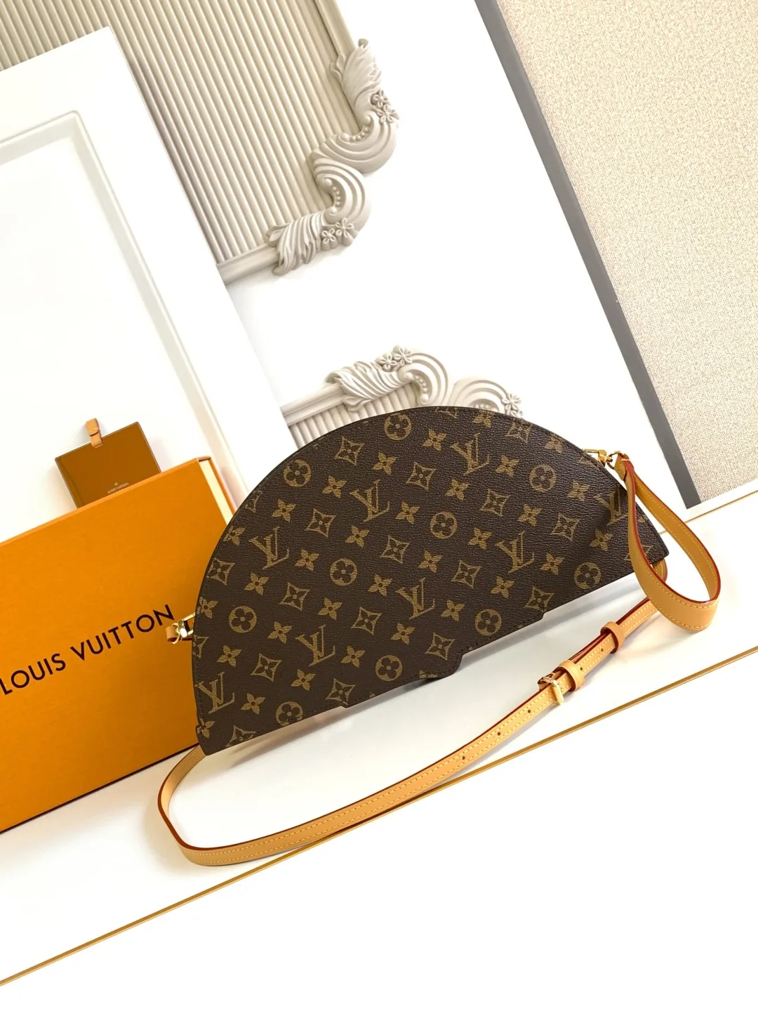 Sac éventail LouisVuitton - luxuryevafr