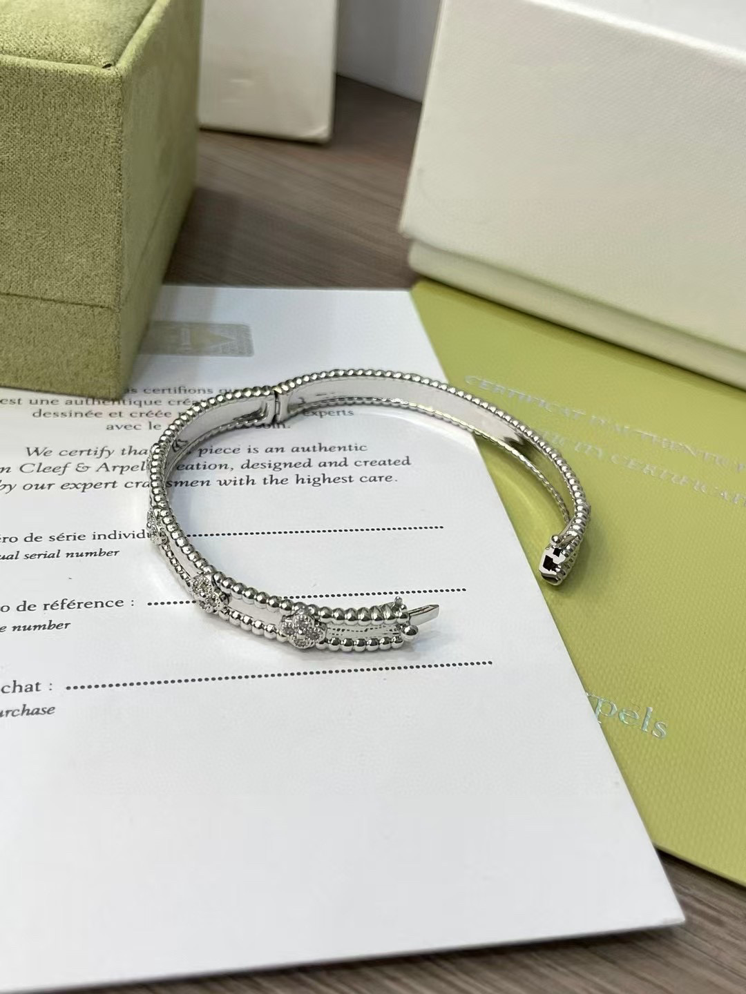 Bracelet Kaléidoscope Van Cleef & Arpels - luxuryevafr