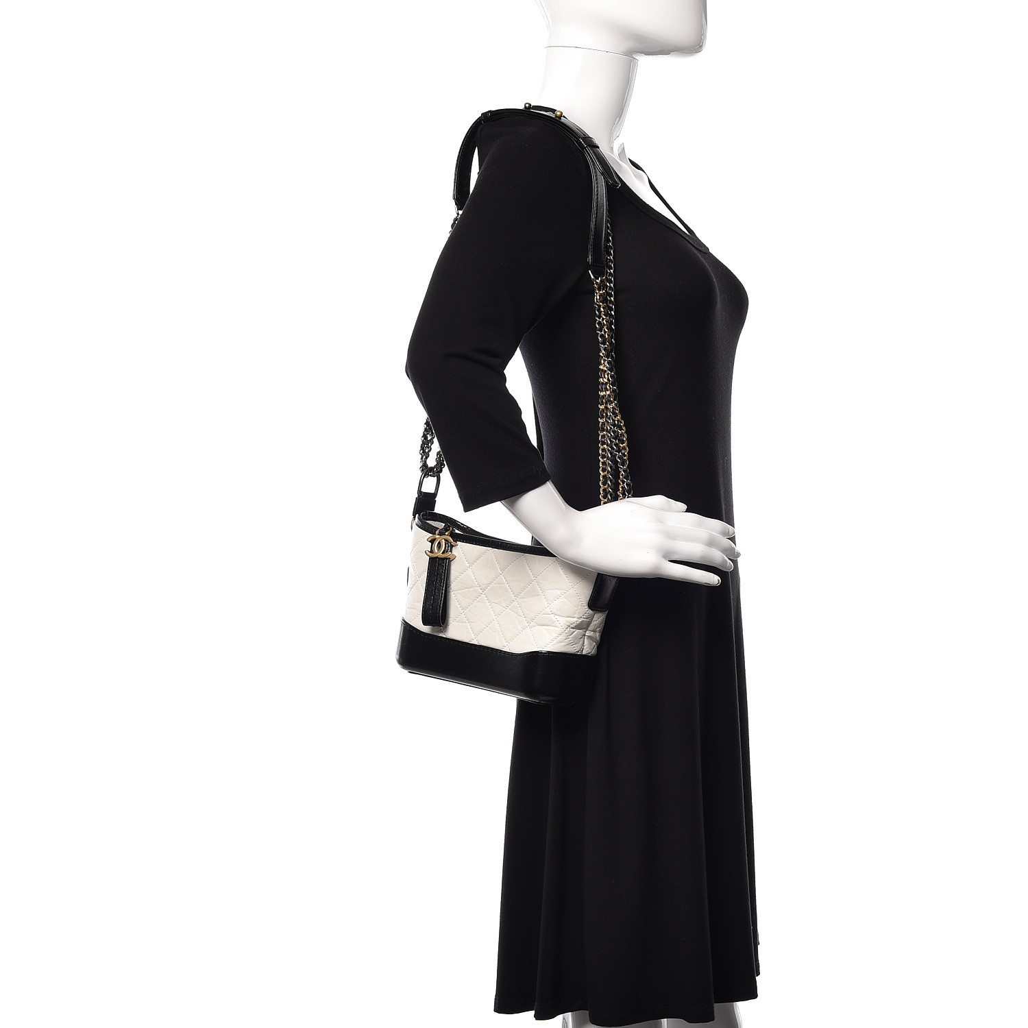 Petit sac hobo Gabrielle matelassé en cuir de veau vieilli noir et blanc - luxuryevafr