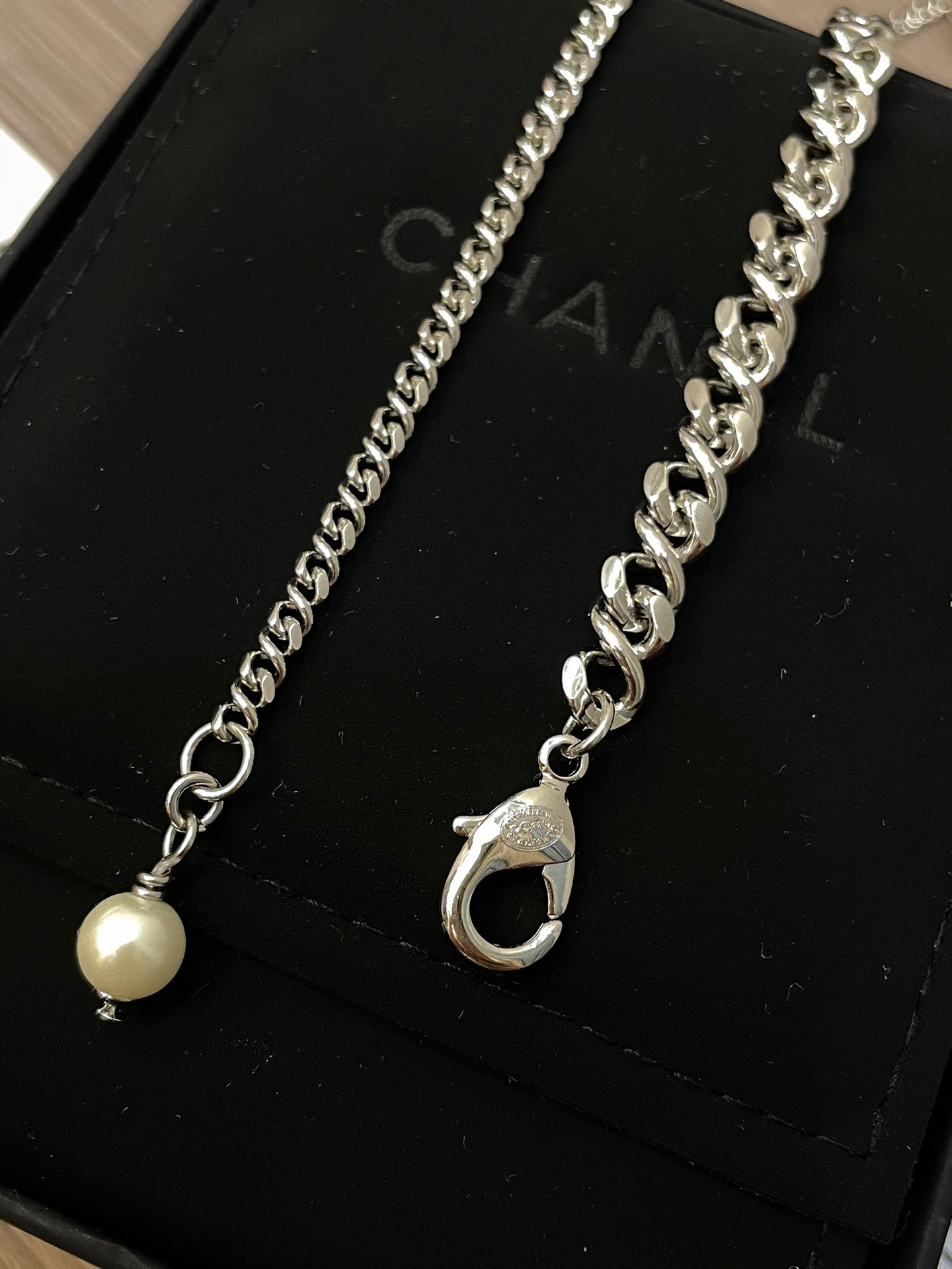 Chanel Collier Doré — Élégance Iconique - luxuryevafr