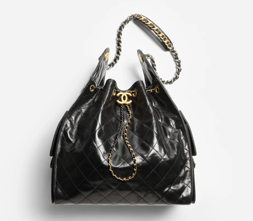 Sac à main CHANEL 25 Medium en cuir de veau froissé brillant - luxuryevafr