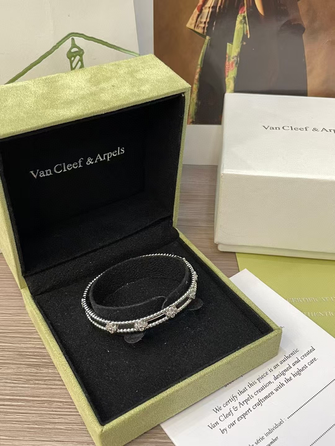 Bracelet Kaléidoscope Van Cleef & Arpels - luxuryevafr