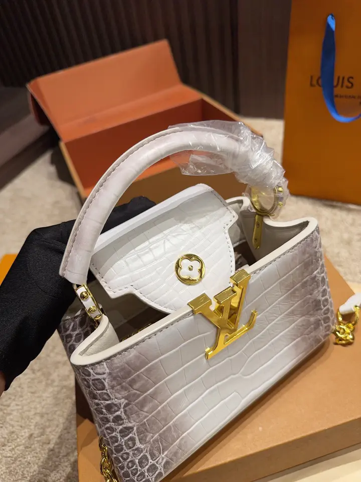 Mini sac à main Louis Vuitton Capucines - luxuryevafr