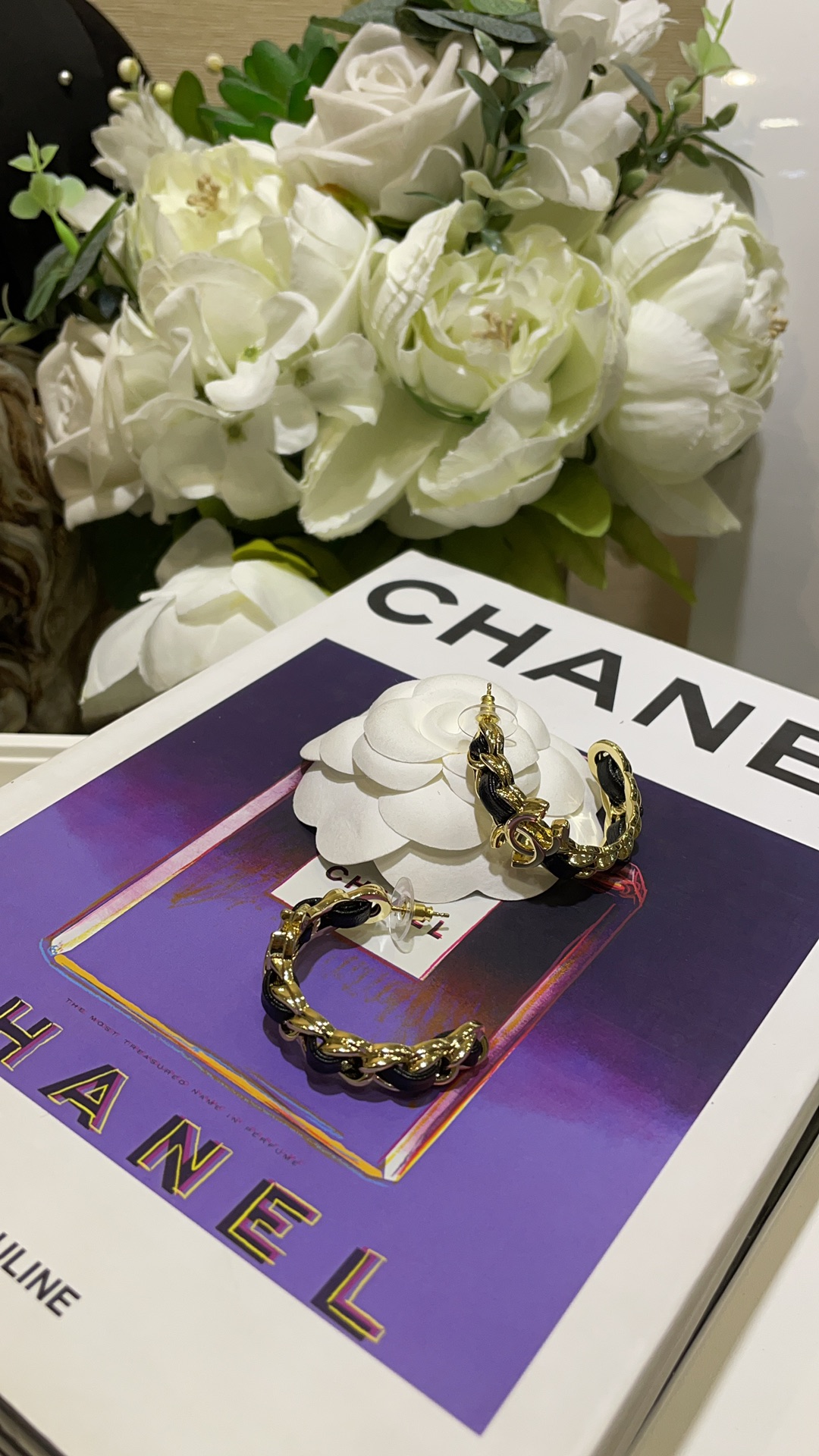 Chanel — Créoles Double C Or 24K Tressé - luxuryevafr