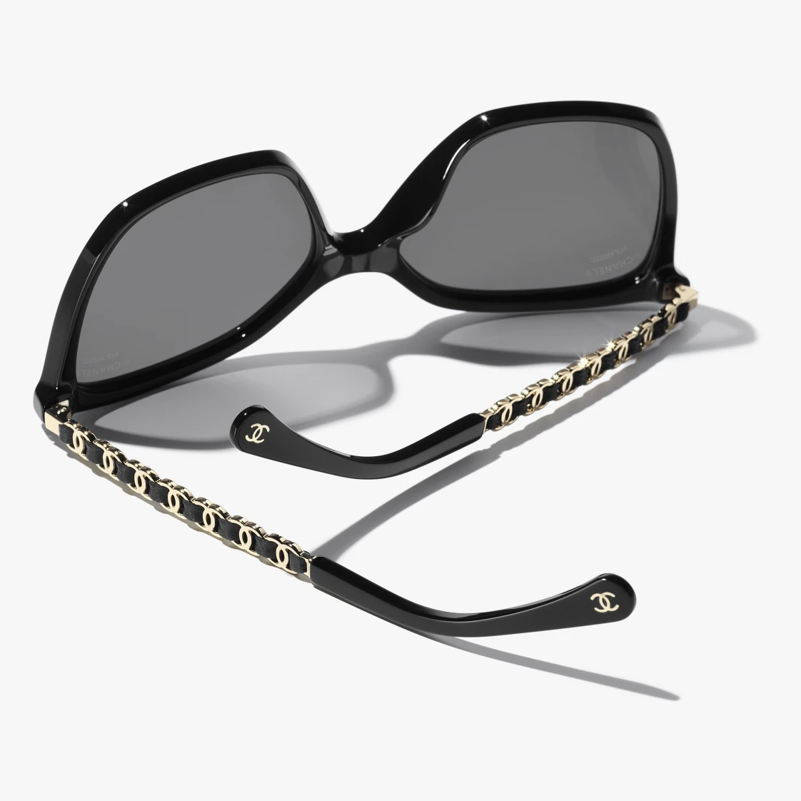 LUNETTES DE SOLEIL CHANEL-SQUARE Acétate et cuir de veau Noir - luxuryevafr