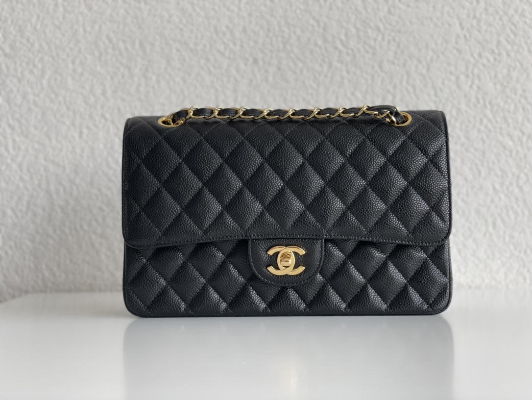 Sac Chanel Medium Classic Double Flap Noir Matelassé Caviar Quincaillerie Dorée - luxuryevafr