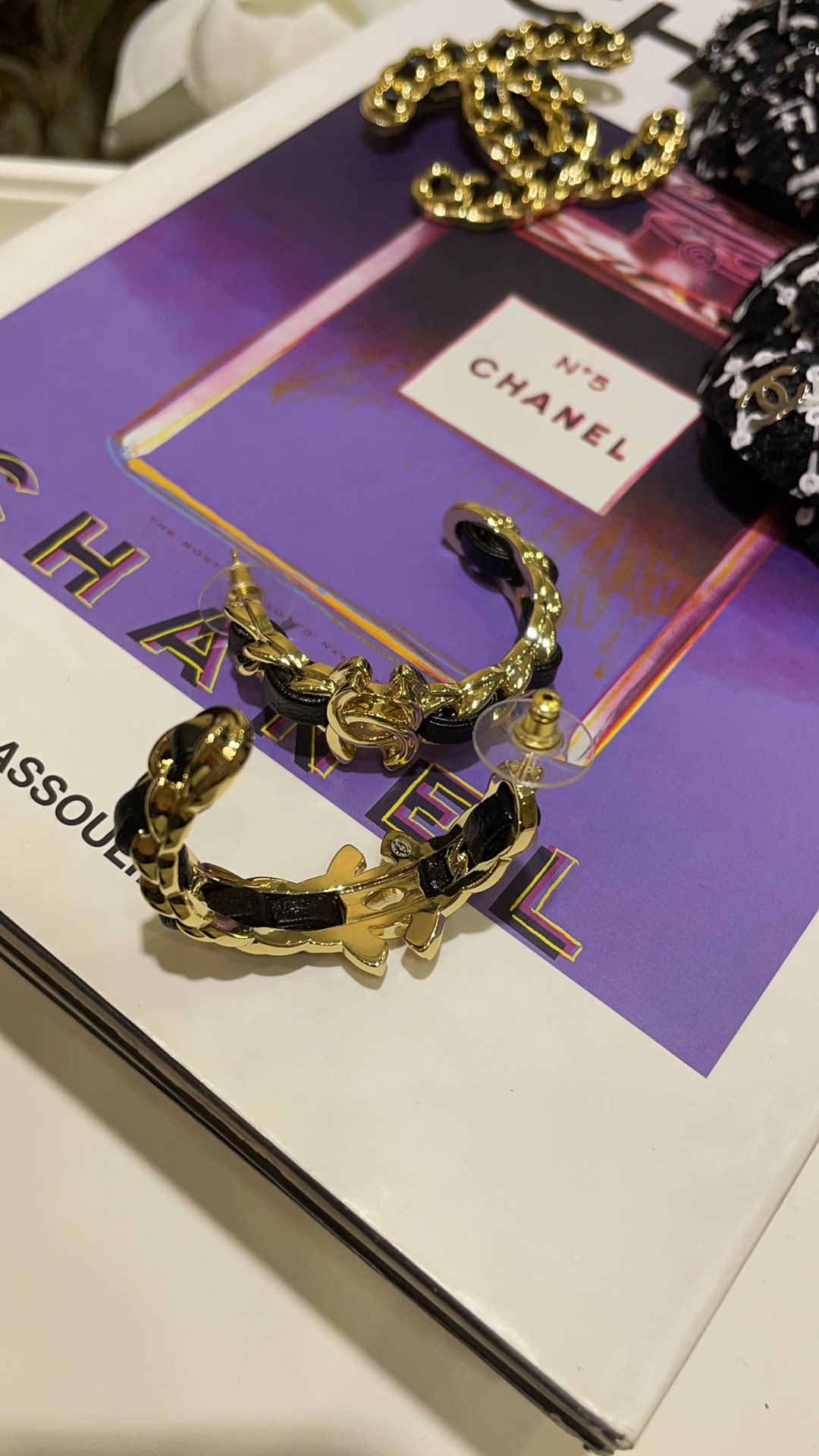 Chanel — Créoles Double C Or 24K Tressé - luxuryevafr