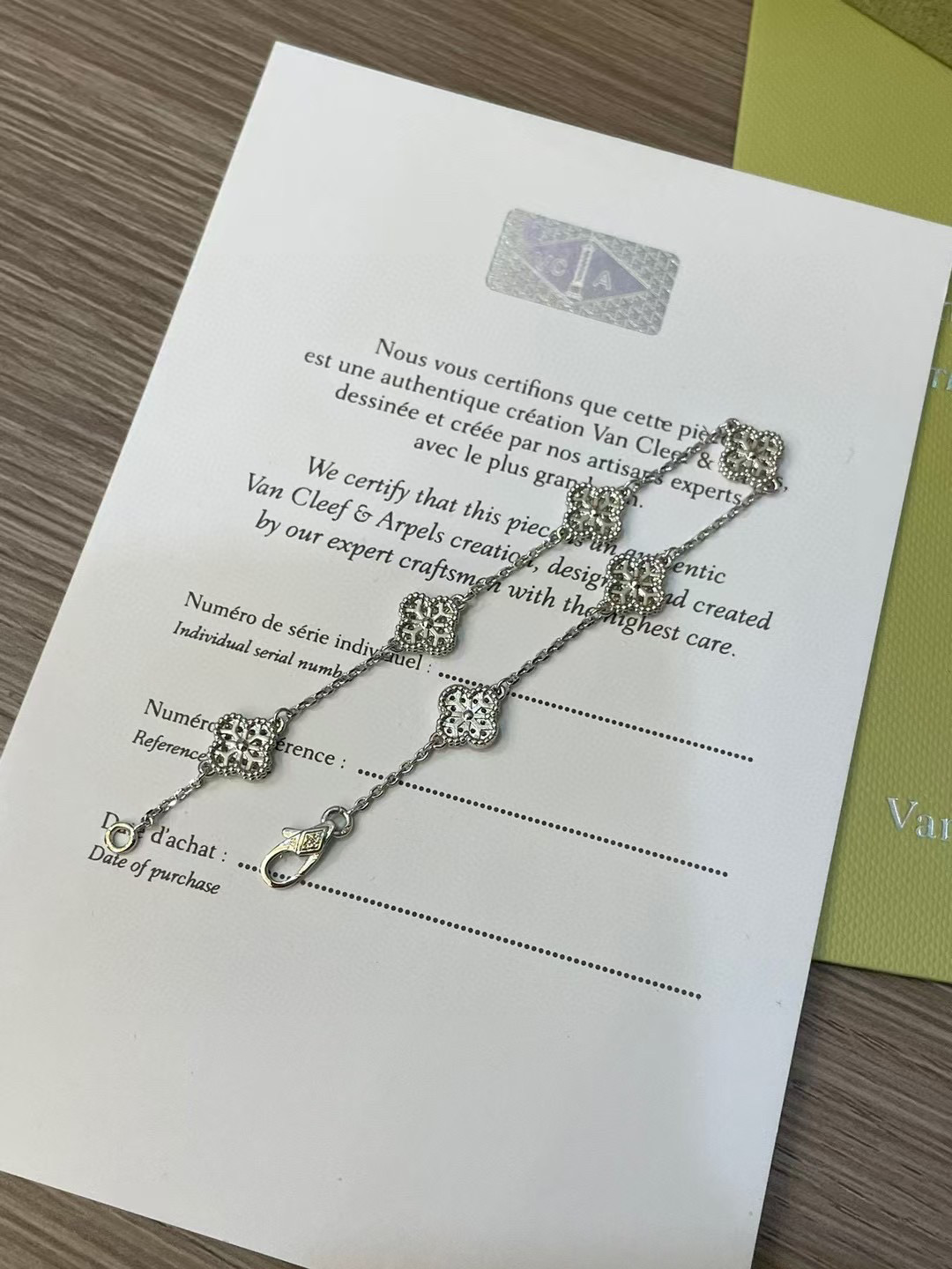 Bracelet trèfle à six motifs Van Cleef & Arpels - luxuryevafr