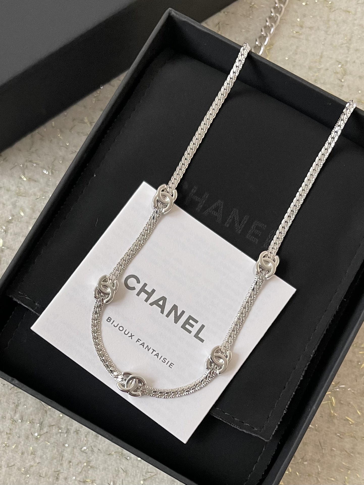 Collier Chanel 24B Snake Chain 5C – Collier ras du cou multi-usages - luxuryevafr
