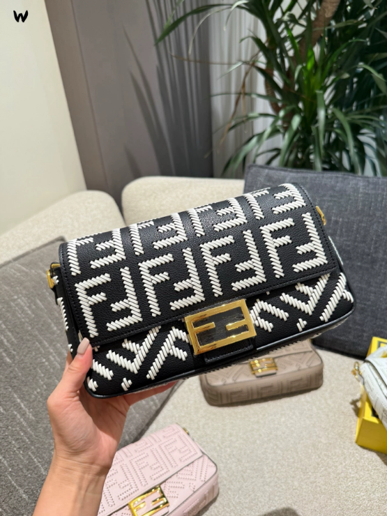 Baguette FENDI - luxuryevafr