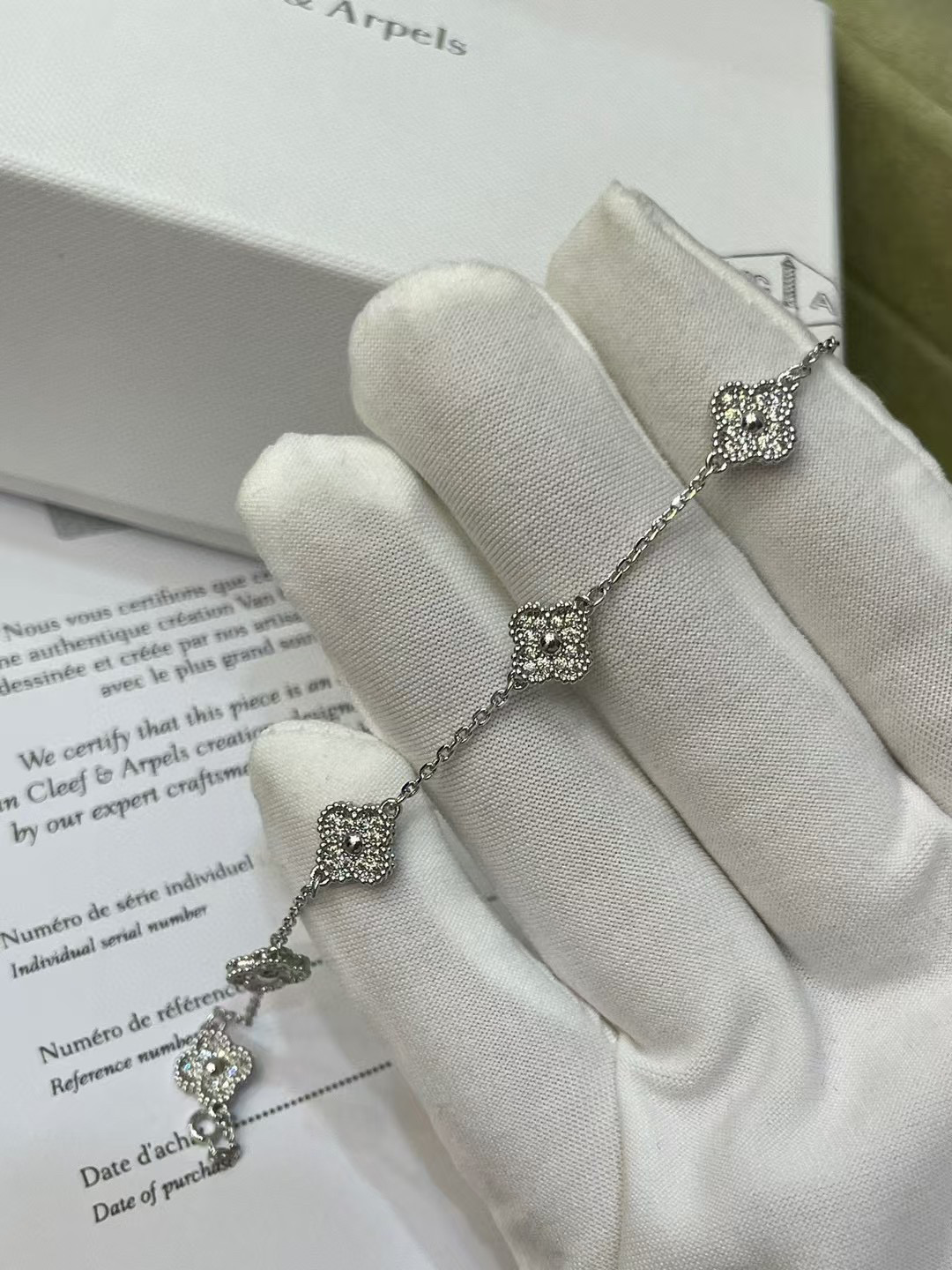 Bracelet trèfle à six motifs Van Cleef & Arpels - luxuryevafr