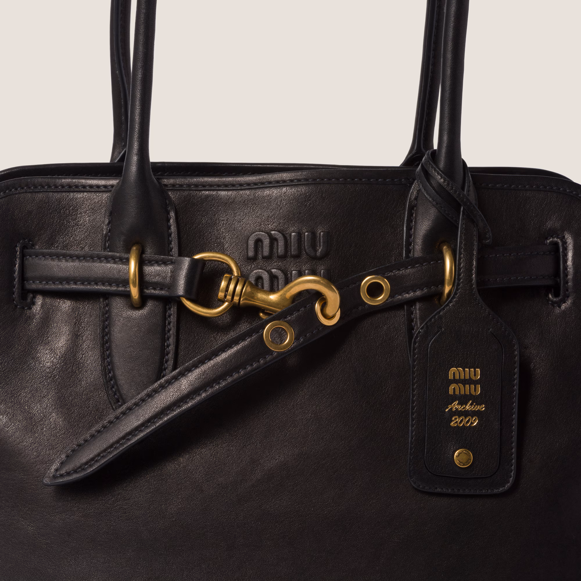 Sac en cuir nappa MiuMiu Aventure - Noir - luxuryevafr