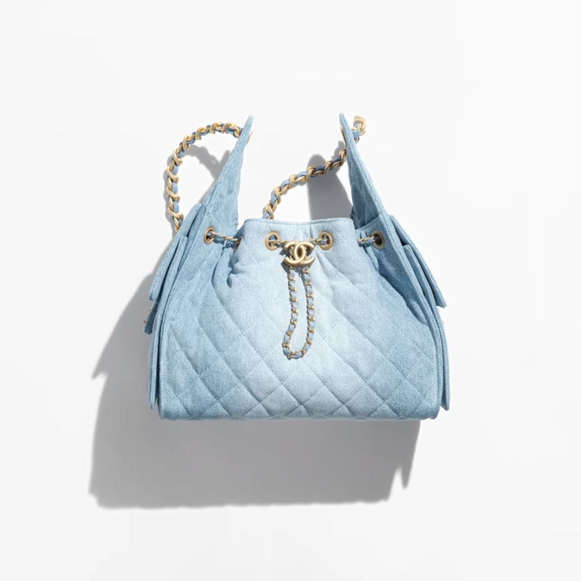 Petit sac à main CHANEL 25 en denim délavé - luxuryevafr