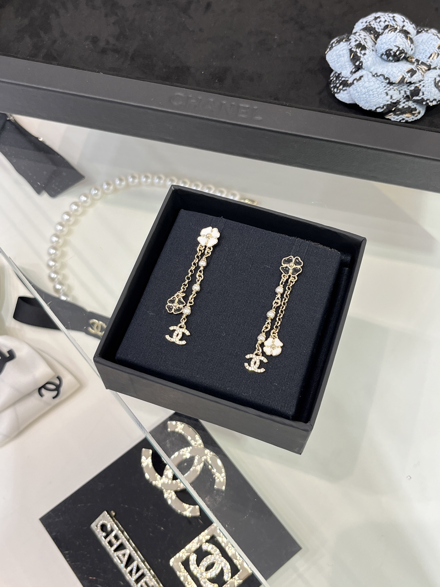 CHANEL Camélia Double C - luxuryevafr