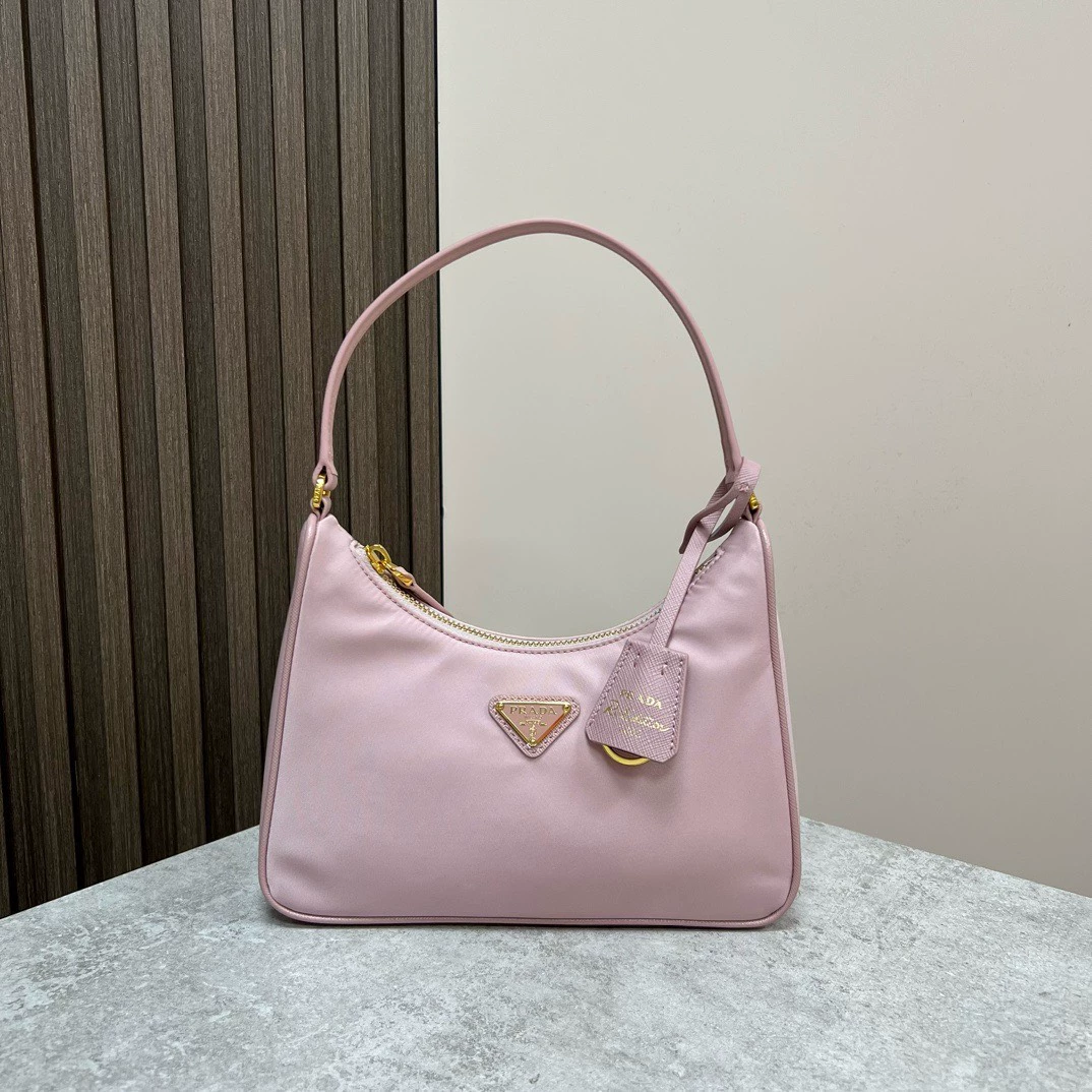 Mini sac Prada en Re-Nylon et Saffiano - luxuryevafr